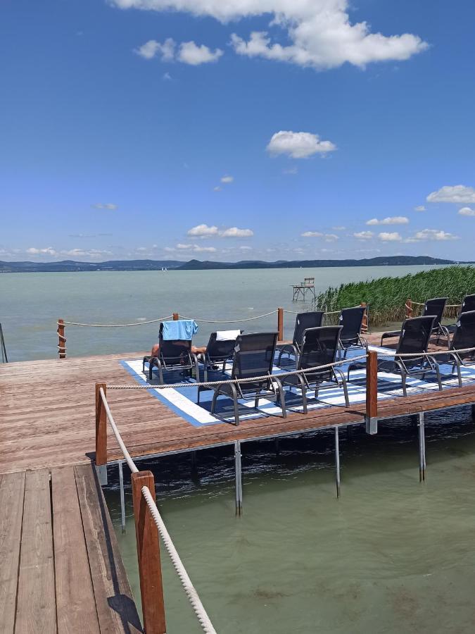 Sunshine 208 Apartman บาลาตอนซาร์โซ ภายนอก รูปภาพ