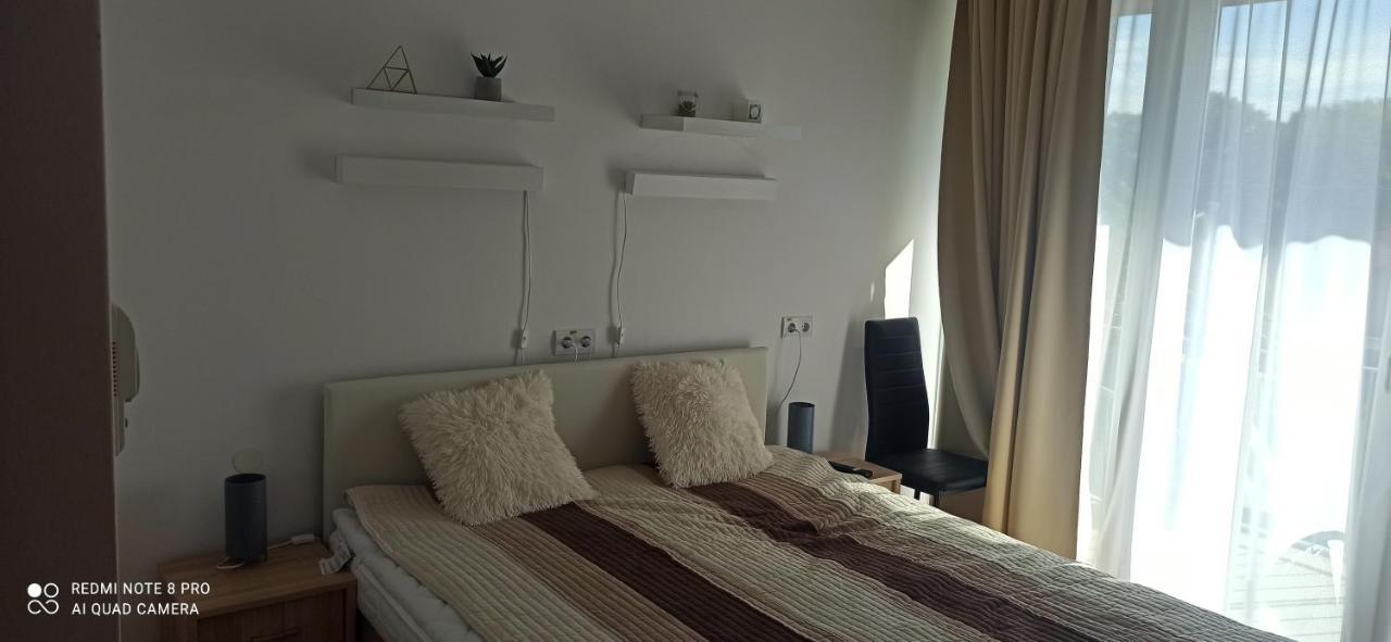 Sunshine 208 Apartman บาลาตอนซาร์โซ ภายนอก รูปภาพ